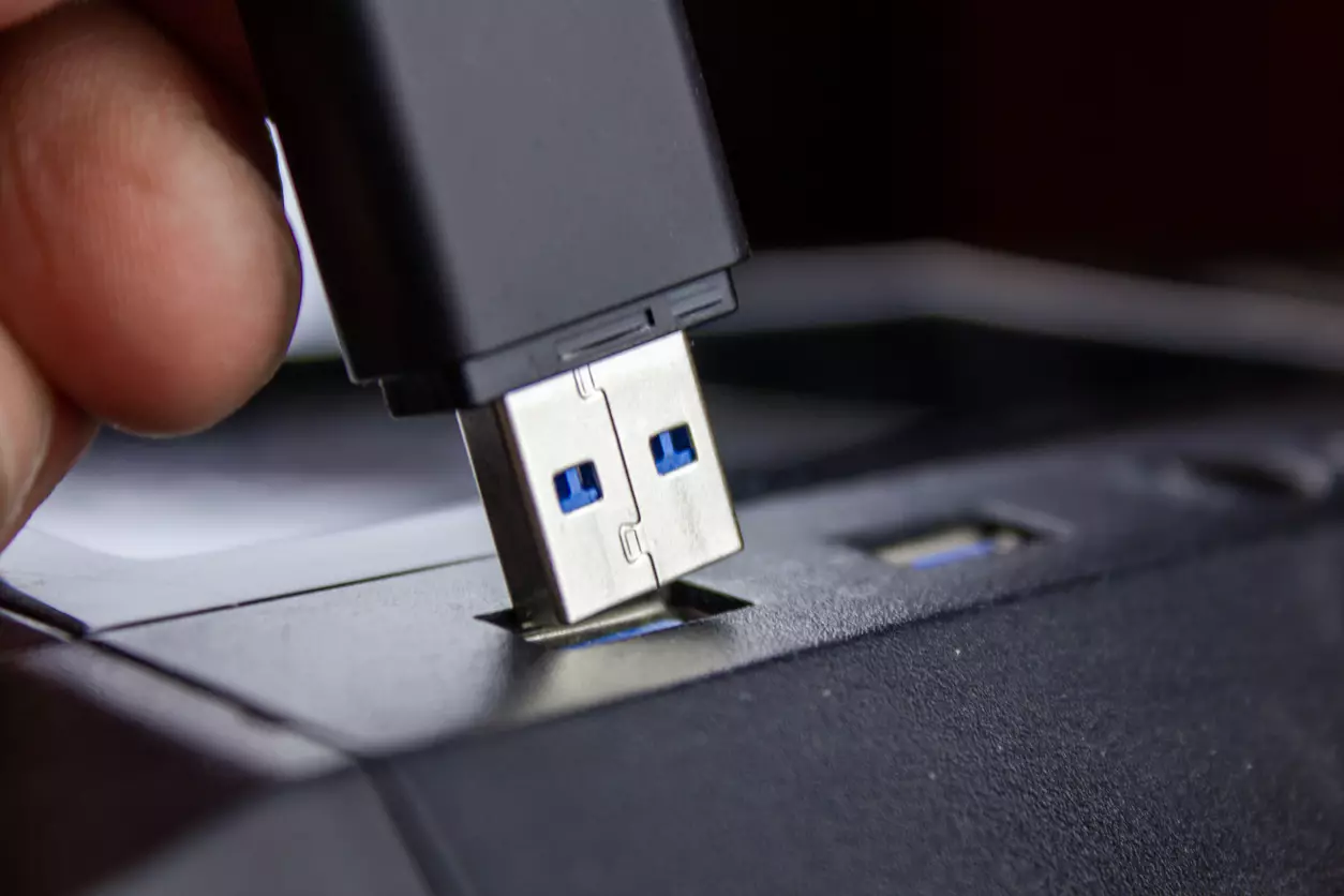What Is USB Killer Attack and How to Prevent It - IDStrong