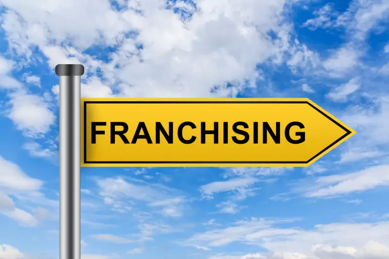 Franchisor vs. Franchisee: What Is the Difference?