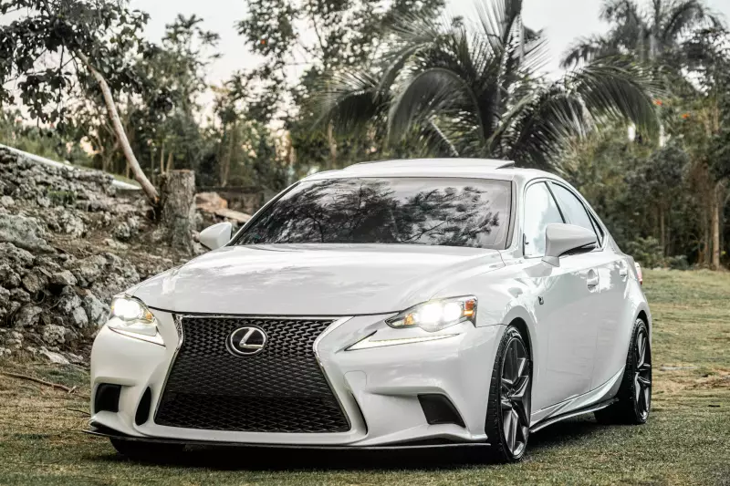 Lexus IS