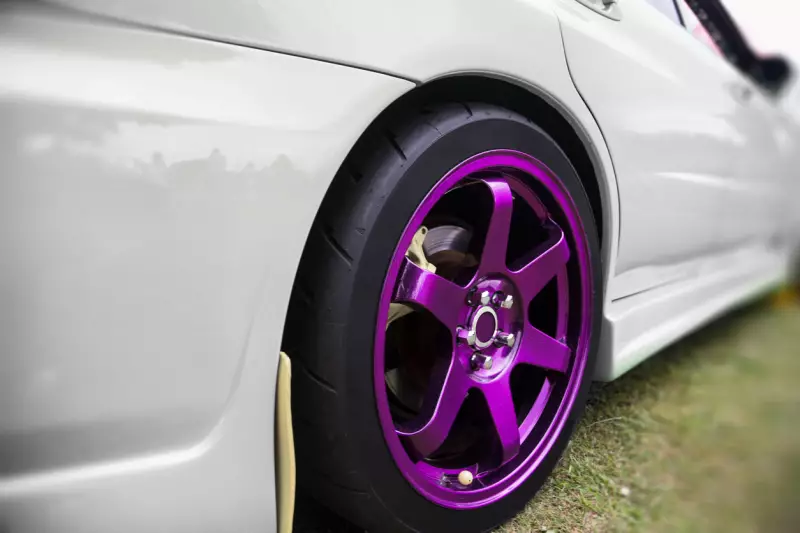 Best Color Rims For A White Car: Top 7 For All Models