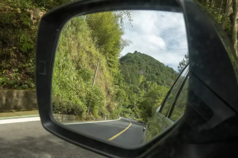 Adjusting Your Mirrors to Minimize Blind Spots
