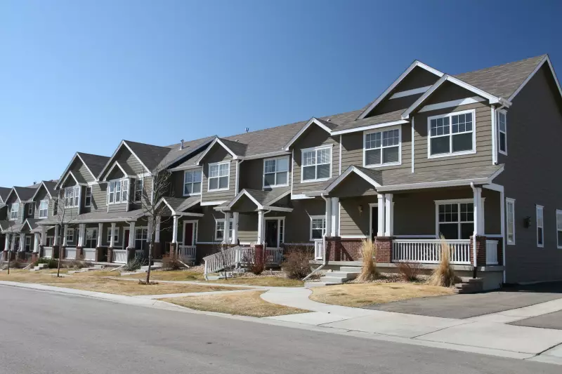 Difference Between an Attached and Detached Single-Family Home