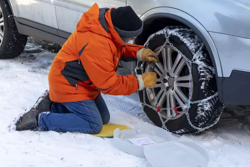 Snow chains to unstuck the car from snow